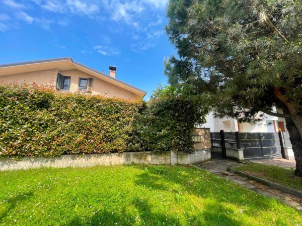 casa indipendente in vendita a Cabiate