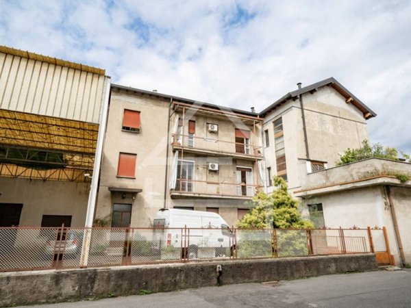 intera palazzina in vendita a Cabiate