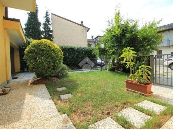 casa indipendente in vendita a Cabiate