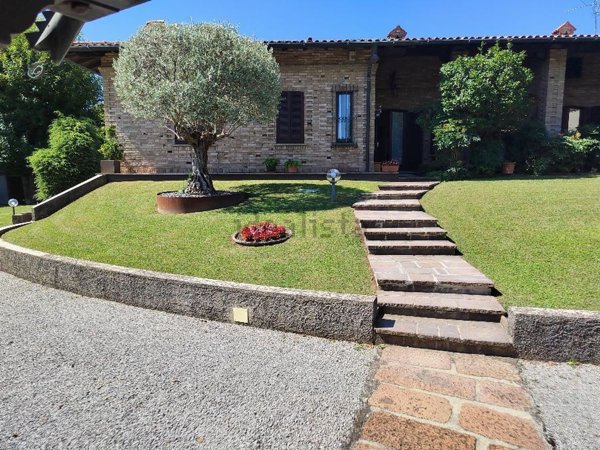 casa indipendente in vendita a Cabiate