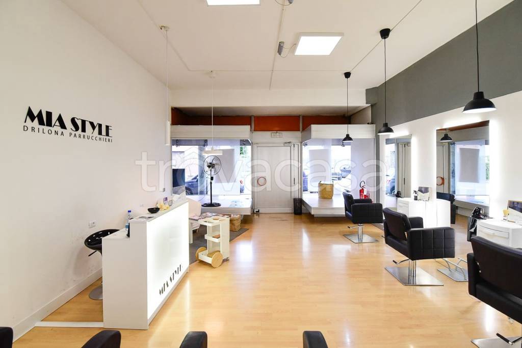 negozio in vendita a Cabiate