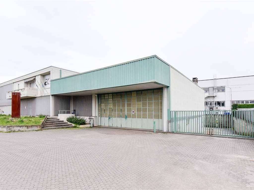 locale commerciale in vendita a Cabiate