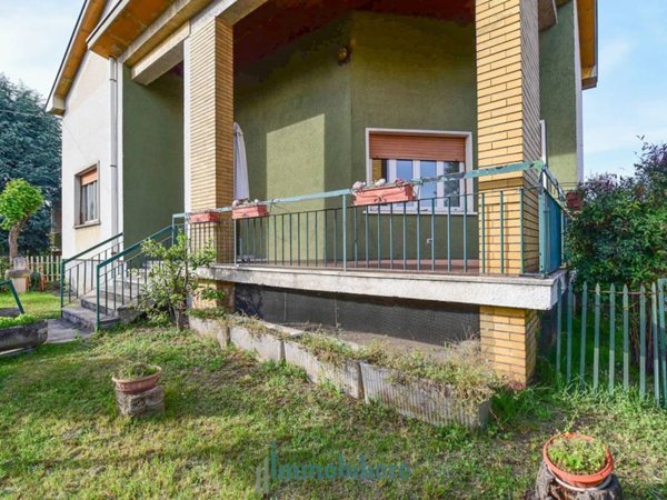 casa indipendente in vendita a Cabiate