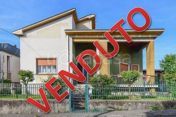 casa indipendente in vendita a Cabiate