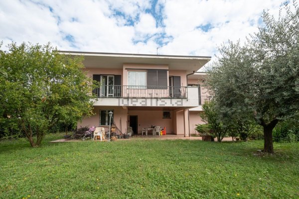 casa indipendente in vendita a Cabiate