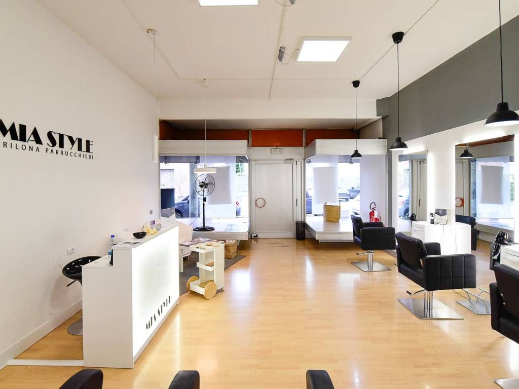 negozio in vendita a Cabiate