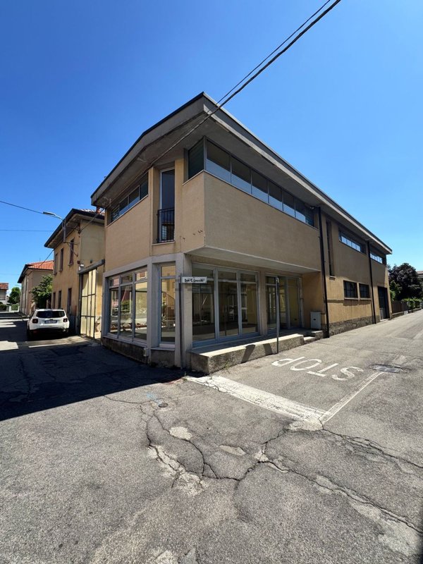 negozio in vendita a Cabiate