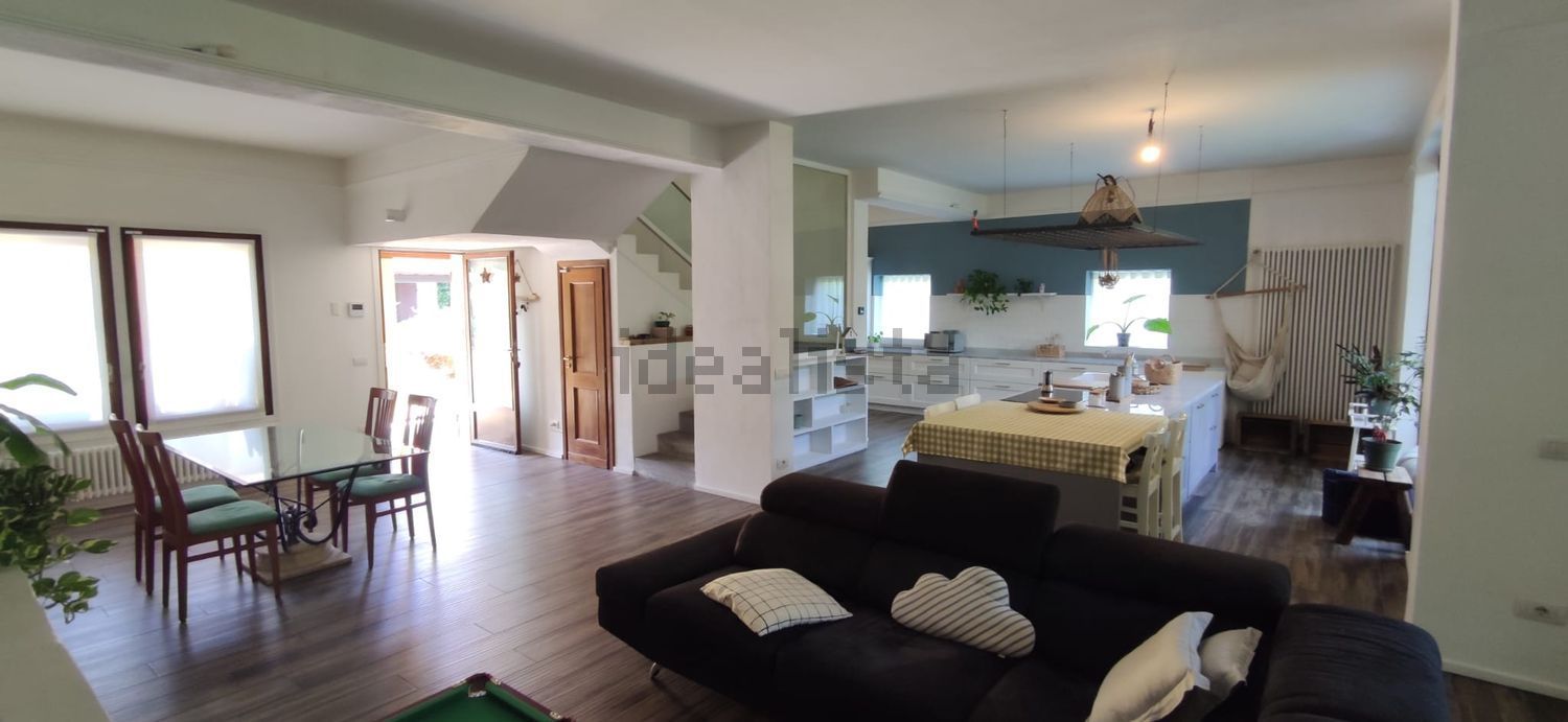 casa indipendente in vendita a Cabiate