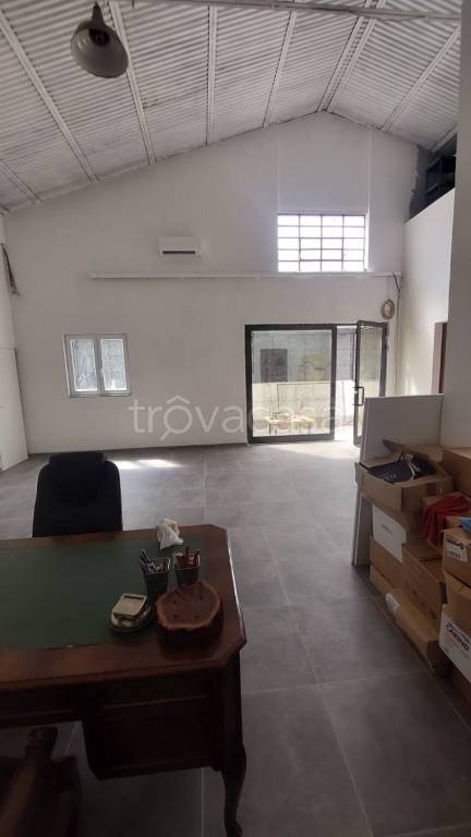 locale commerciale in vendita a Cabiate