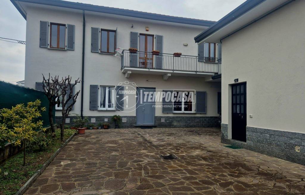 casa indipendente in vendita a Cabiate
