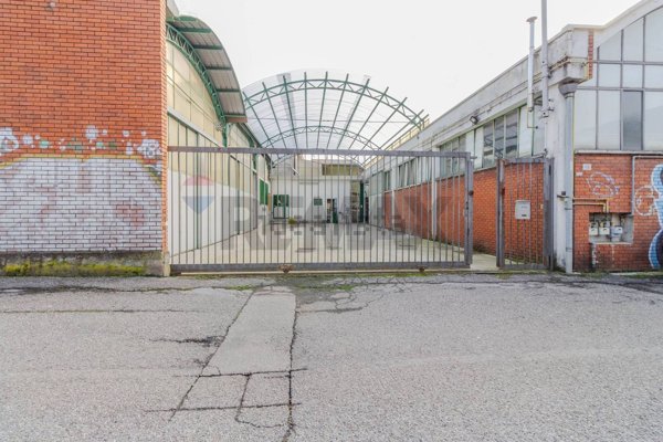 capannone in vendita a Cabiate