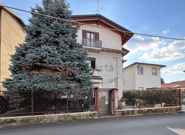 casa indipendente in vendita a Cabiate