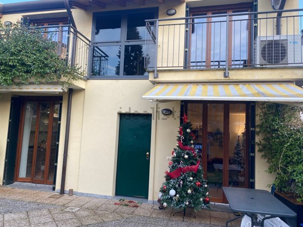 casa indipendente in vendita a Cabiate