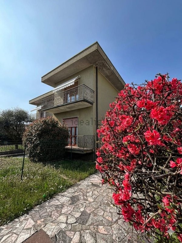 casa indipendente in vendita a Cabiate