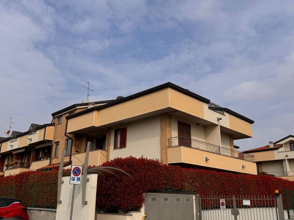 locale commerciale in vendita a Cabiate