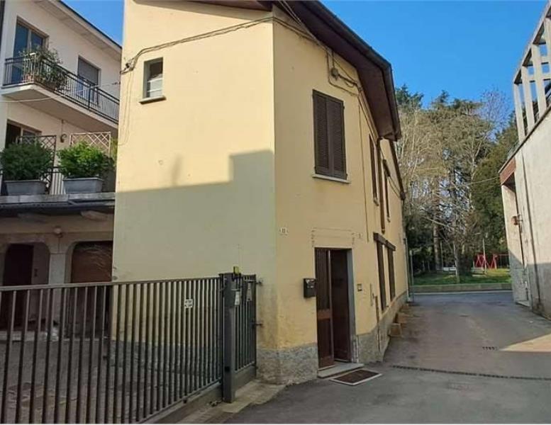 casa indipendente in vendita a Cabiate