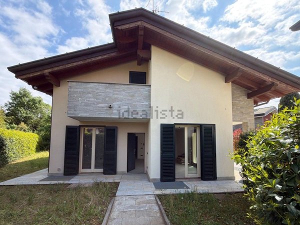 casa indipendente in vendita a Cabiate