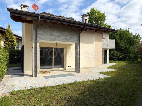 casa indipendente in vendita a Cabiate