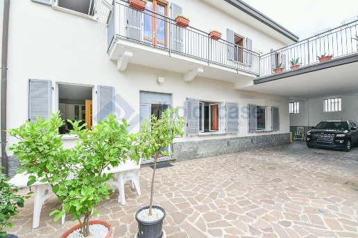 casa indipendente in vendita a Cabiate