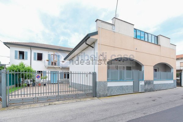 casa indipendente in vendita a Cabiate