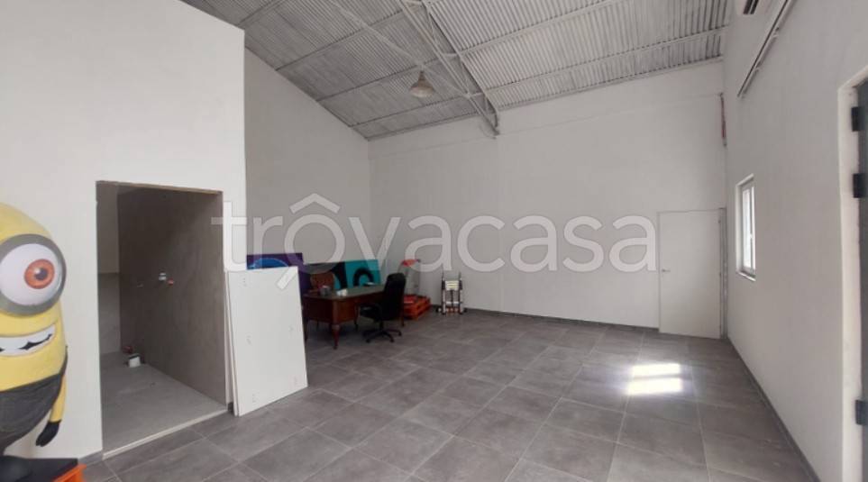 locale commerciale in vendita a Cabiate