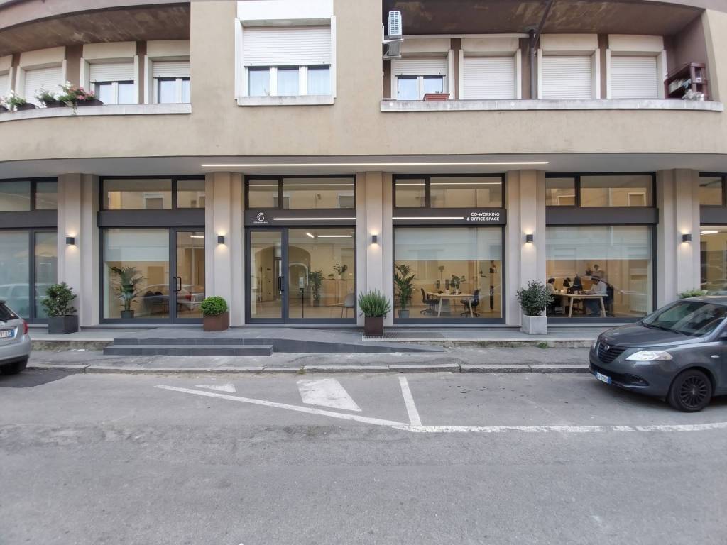 locale commerciale in vendita a Cabiate
