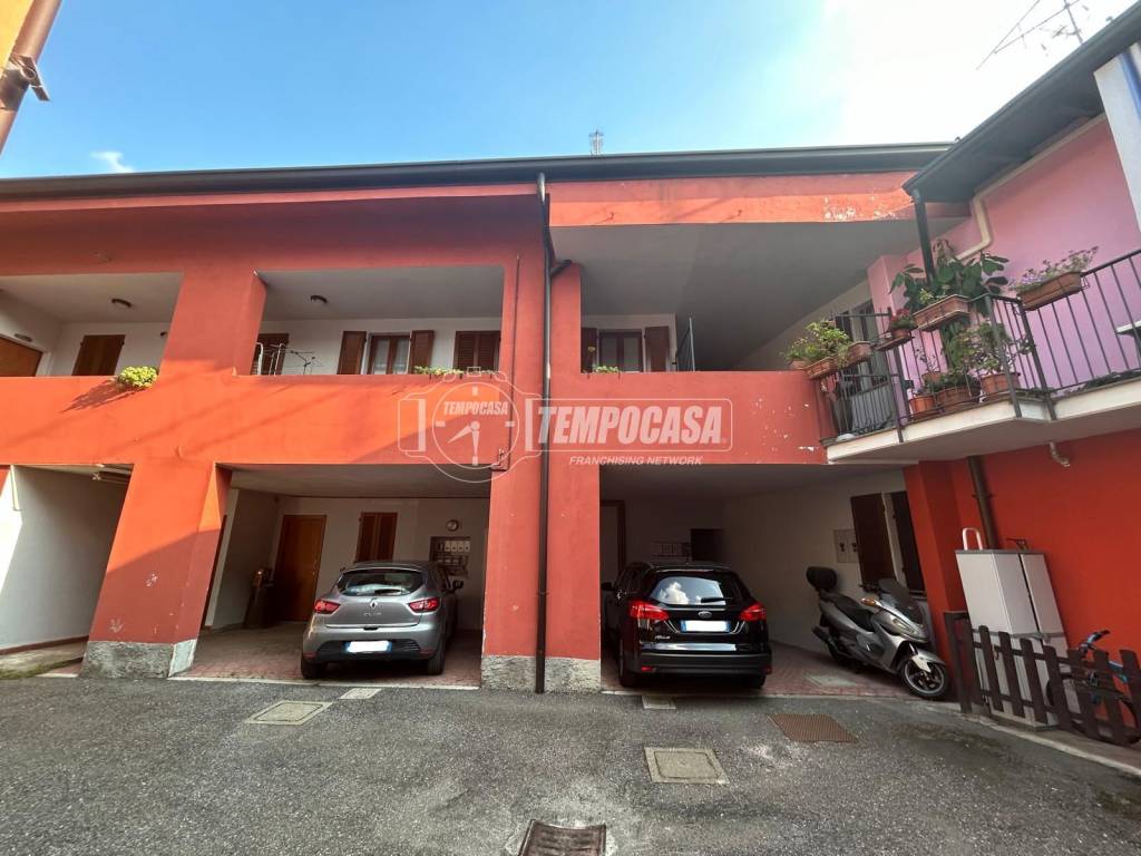 appartamento in vendita a Cadorago in zona Caslino al Piano