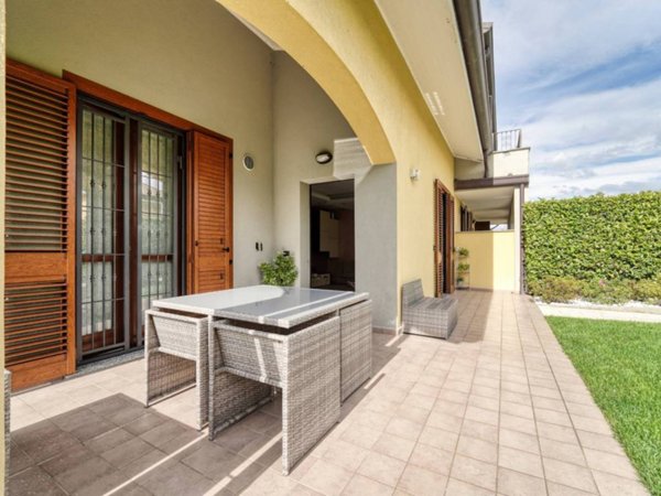 casa indipendente in vendita a Cadorago in zona Bulgorello