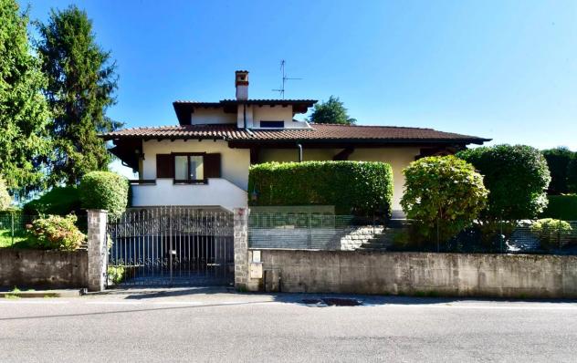 casa indipendente in vendita a Cadorago