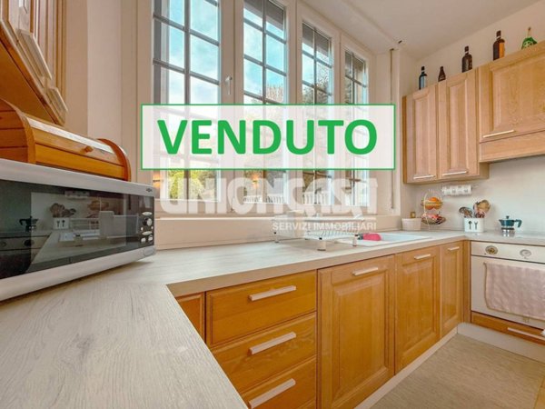 casa indipendente in vendita a Cadorago