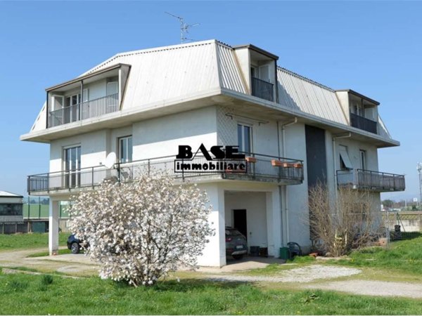 appartamento in vendita a Cadorago in zona Caslino al Piano