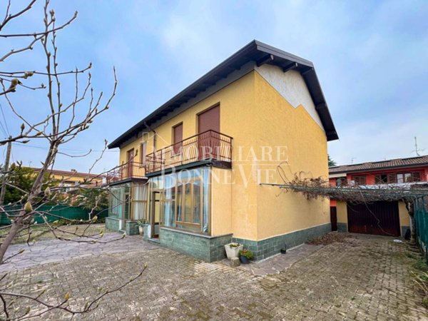 casa indipendente in vendita a Cadorago in zona Caslino al Piano