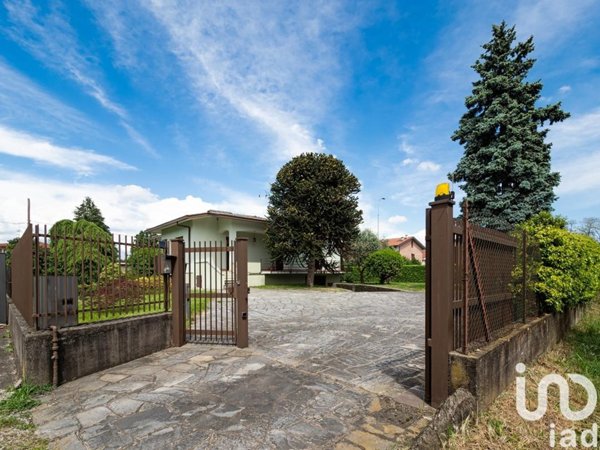 casa indipendente in vendita a Cadorago in zona Caslino al Piano