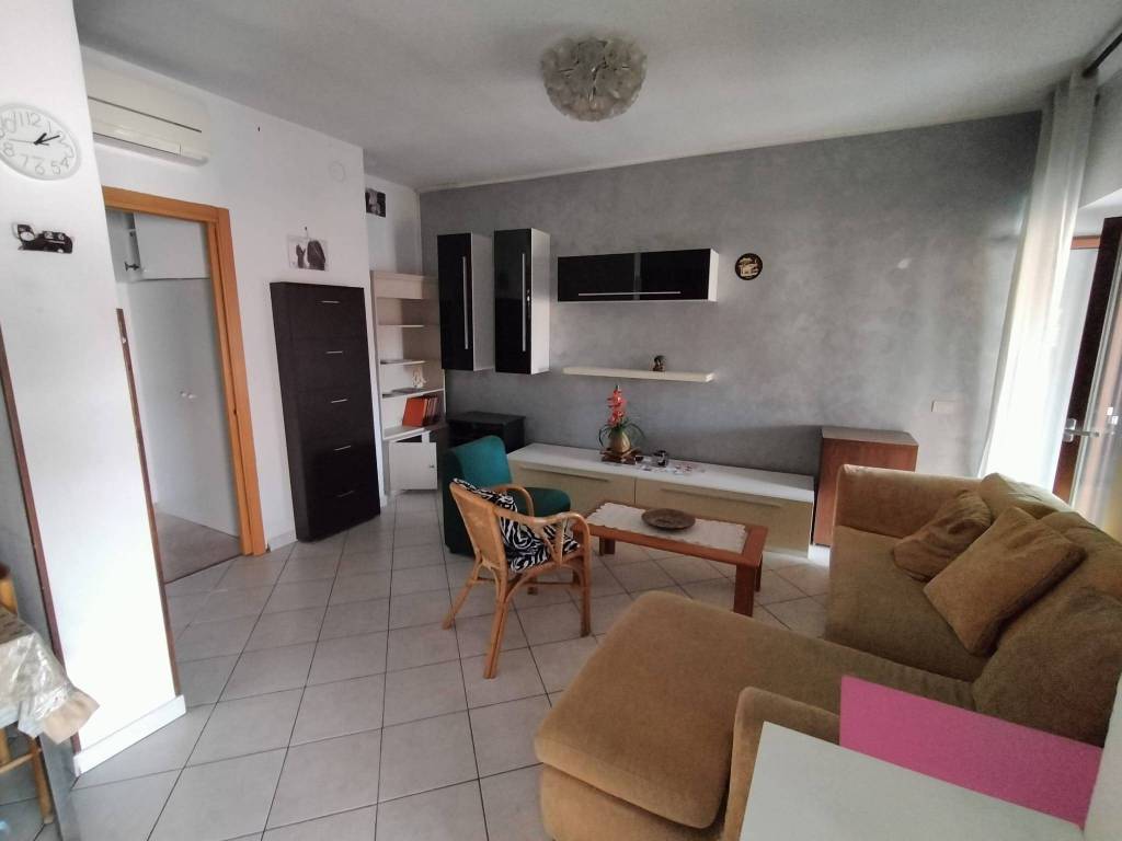 appartamento in vendita a Cadorago in zona Caslino al Piano