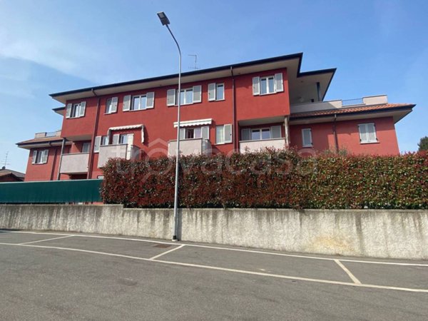 appartamento in vendita a Cadorago in zona Caslino al Piano