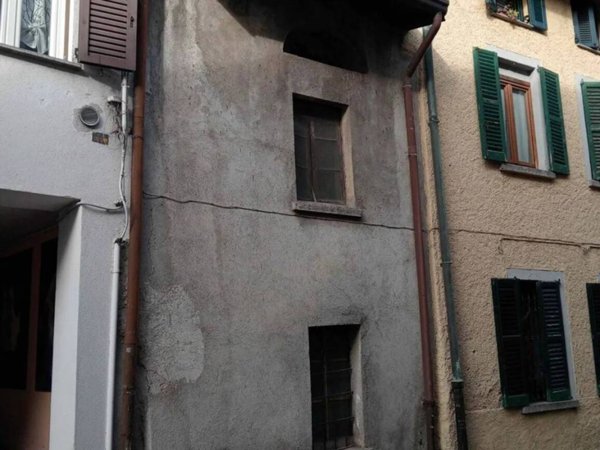 casa indipendente in vendita a Cadorago in zona Caslino al Piano