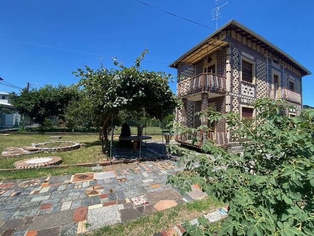casa indipendente in vendita a Cadorago
