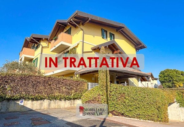 appartamento in vendita a Cadorago in zona Caslino al Piano