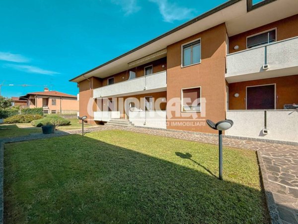 appartamento in vendita a Cadorago in zona Caslino al Piano