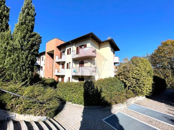 appartamento in vendita a Cadorago in zona Caslino al Piano