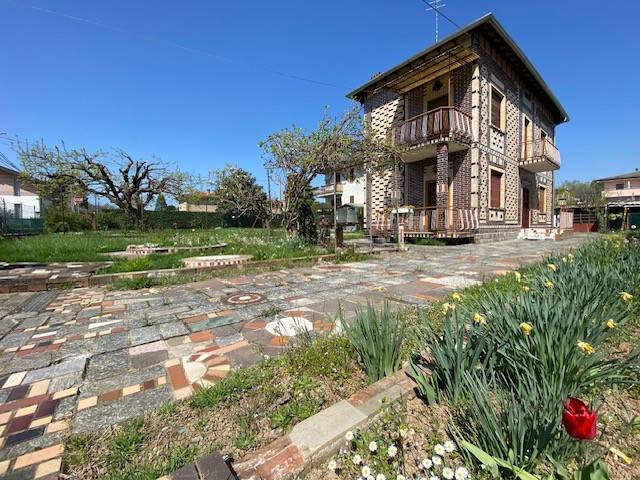 casa indipendente in vendita a Cadorago