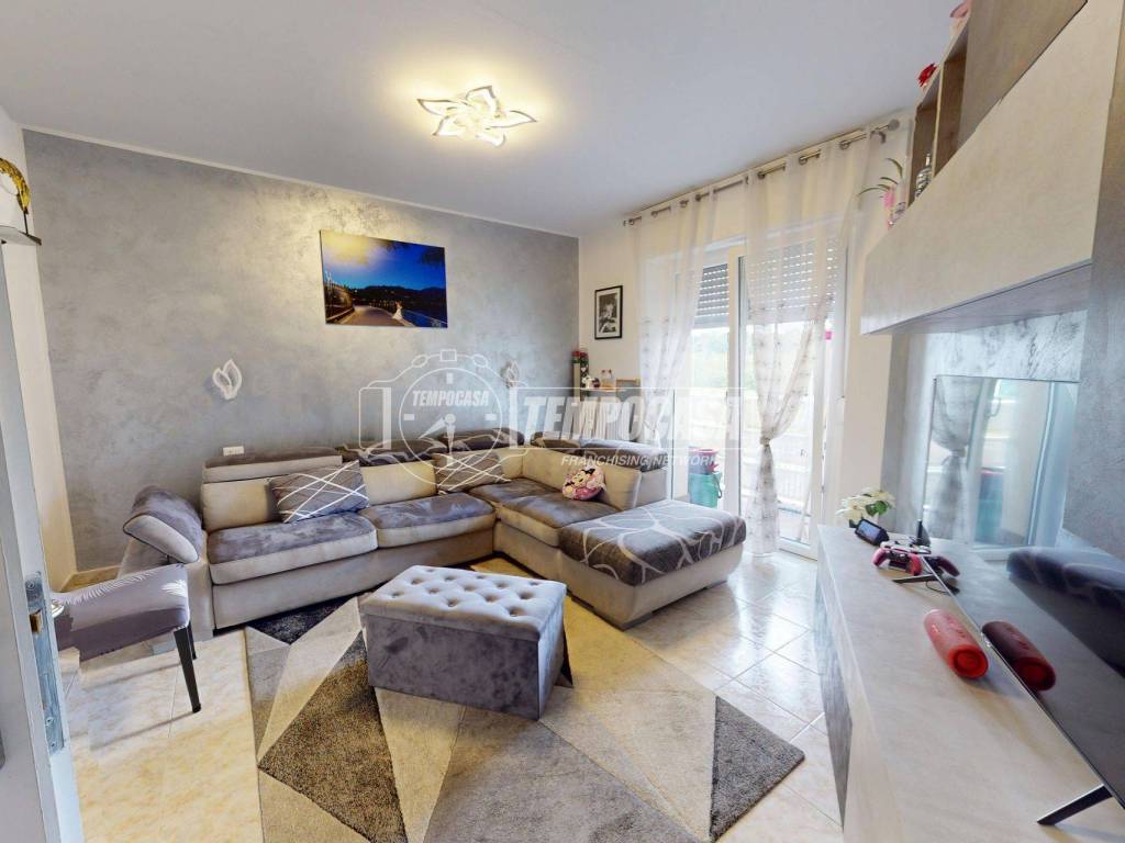 appartamento in vendita a Cadorago in zona Caslino al Piano