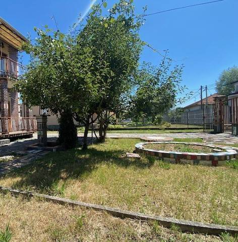 casa indipendente in vendita a Cadorago