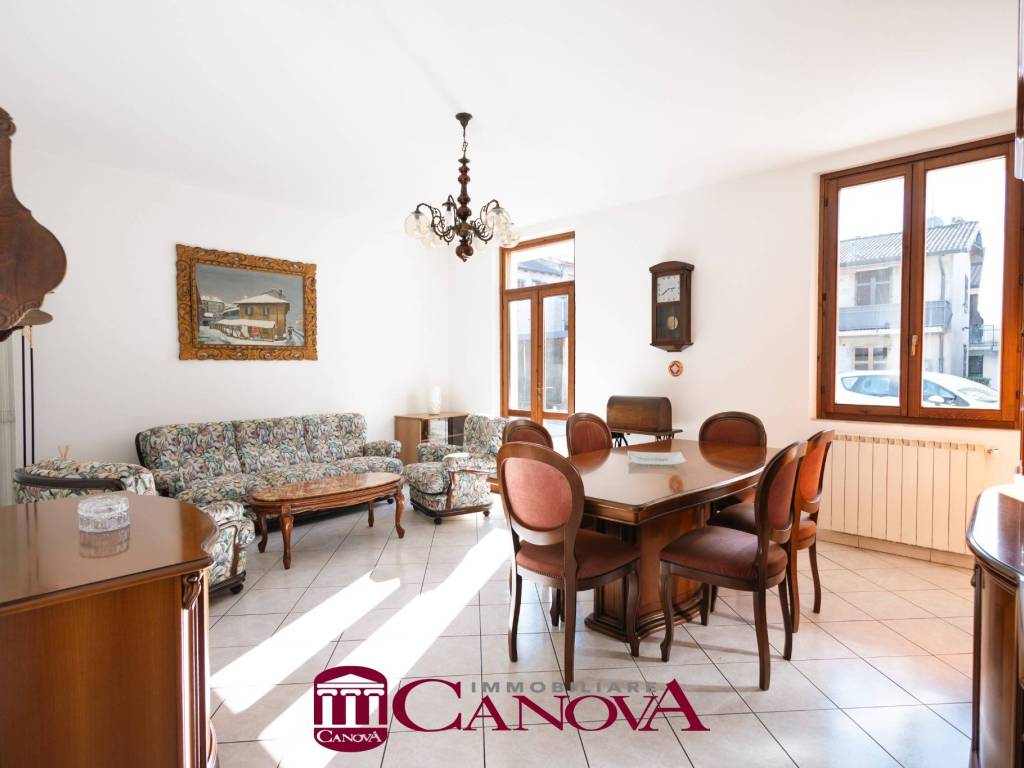 appartamento in vendita a Cadorago in zona Caslino al Piano