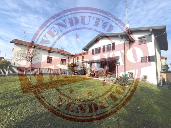 casa indipendente in vendita a Cadorago