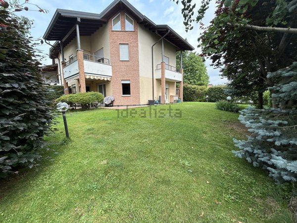 appartamento in vendita a Cadorago in zona Caslino al Piano