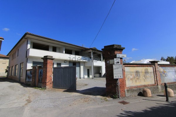 casale in vendita a Cadorago