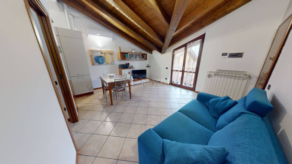 appartamento in vendita a Cadorago in zona Caslino al Piano