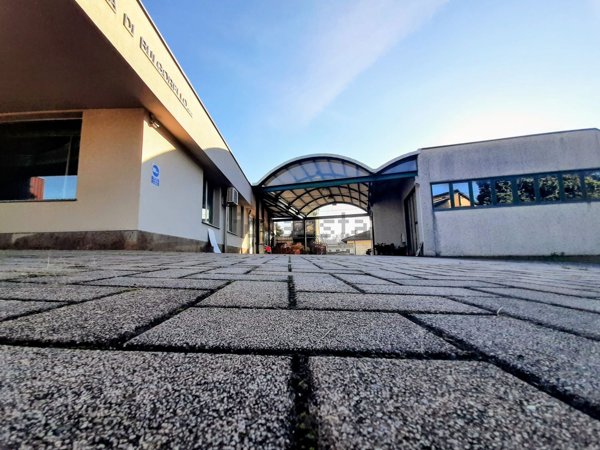 capannone in vendita a Cadorago