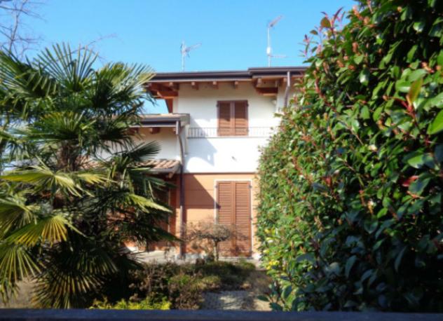 casa indipendente in vendita a Cadorago in zona Bulgorello